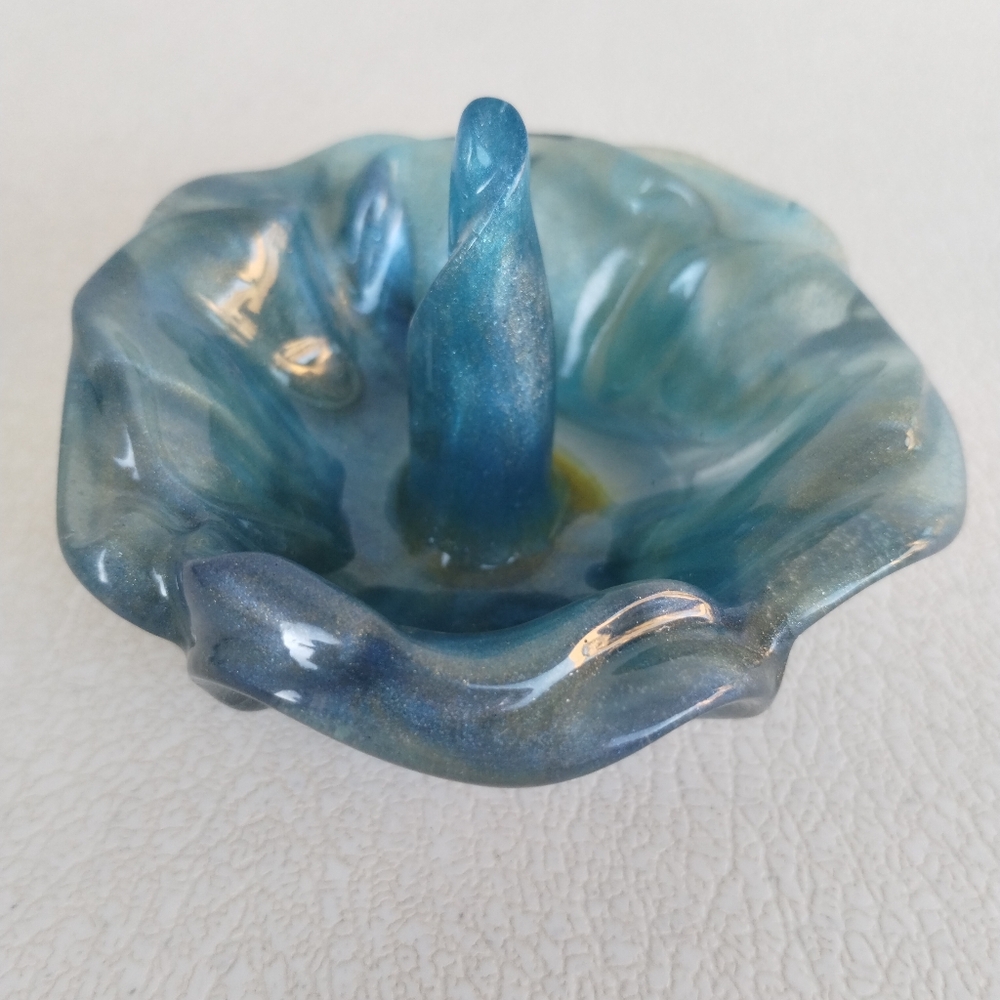Handcrafted Flower Resin Ring Holder Blue Pearly Shimmer FLAWED READ